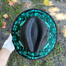 Load image into Gallery viewer, Mireya Floral Embroidered Sombrero