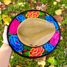 Load image into Gallery viewer, Pretty Flowers Embroidered Sombrero