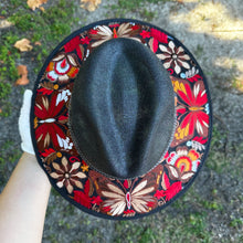 Load image into Gallery viewer, Mariposas Embroidered Sombrero (BLACK)